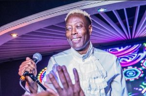 Échange de mots d’amour entre des musiciens de Djakout #1 et de Disip, un geste rare au sein du HMI 