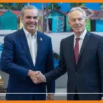tony blair discute avec le président abinader de la médiation entre la république dominicaine et haïti