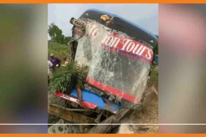 un accident impliquant un bus de rotation tours à pignon fait un mort et plusieurs blessés