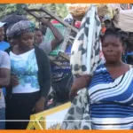 des acheteurs et vendeurs haïtiens enregistrés avec des données biométriques à la frontière de dajabón