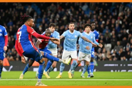 manchester city trébuche encore en offrant l'avantage au reds et aux gunners