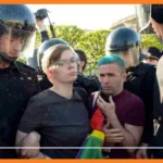 russie lgbt la police fait une descente dans les clubs gays de moscou
