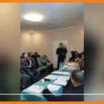ukraine un parlementaire lance des grenades lors d'une réunion, tuant 26 personnes